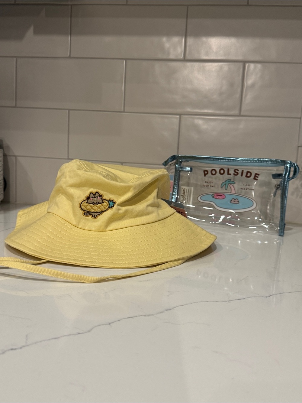 NWT!🤩 PUSHEEN summer bundle! Yellow hat and clear zipper pouch